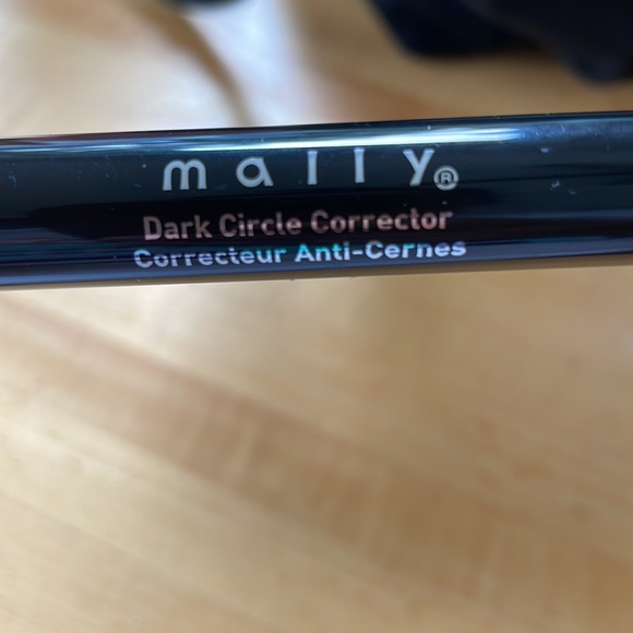 Mally beauty dark circle corrector - Picture 2 of 5